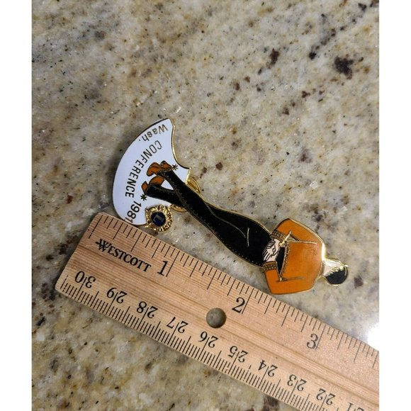 Vintage Lions Club Pin 1981 Washington Conference Spur. Matador? Spanish Dancer? - Picture 4 of 6